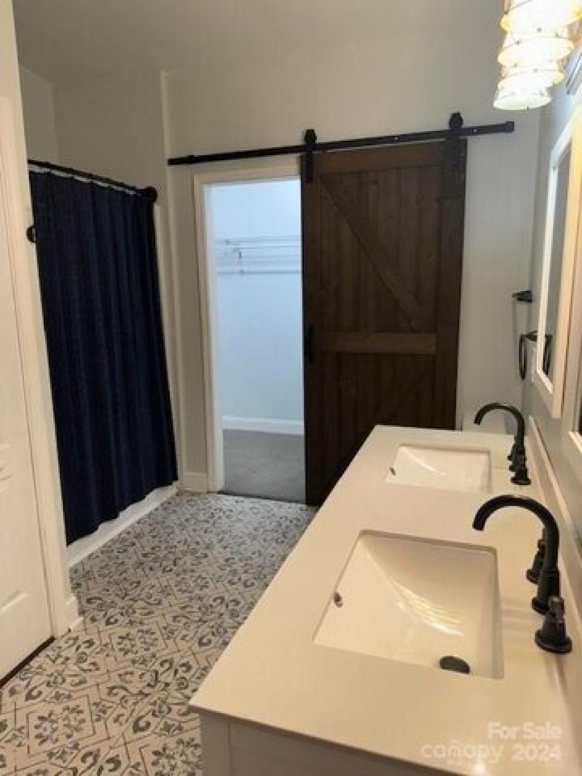 Picture of Home For Sale in Albemarle, North Carolina, United States