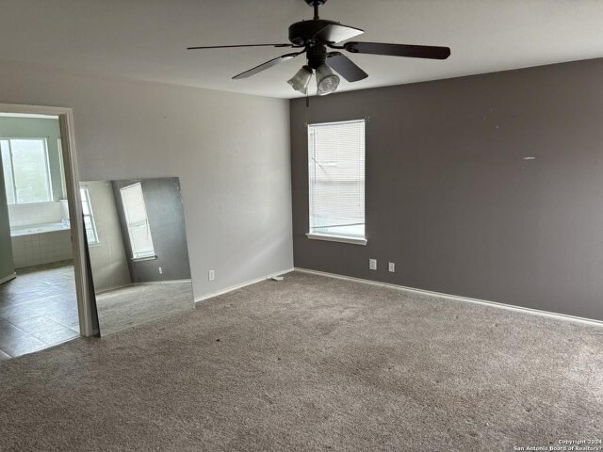 Picture of Home For Sale in San Antonio, Texas, United States