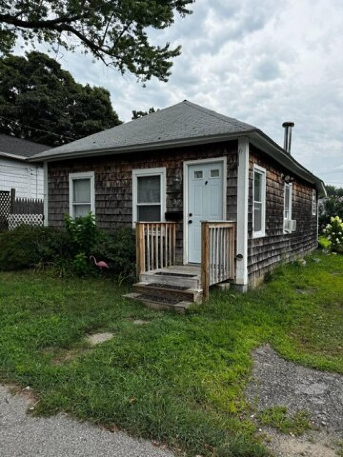 Picture of Home For Sale in Warwick, Rhode Island, United States