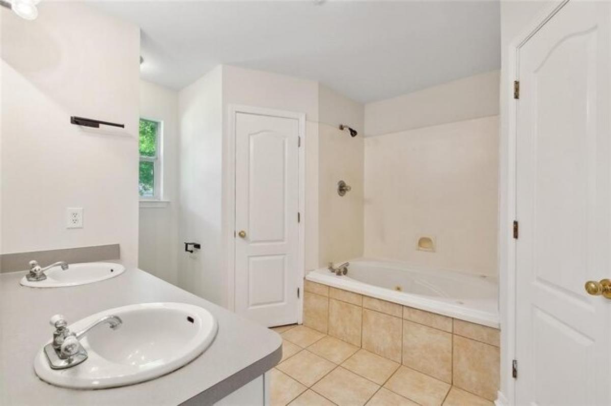 Picture of Home For Sale in Mandeville, Louisiana, United States