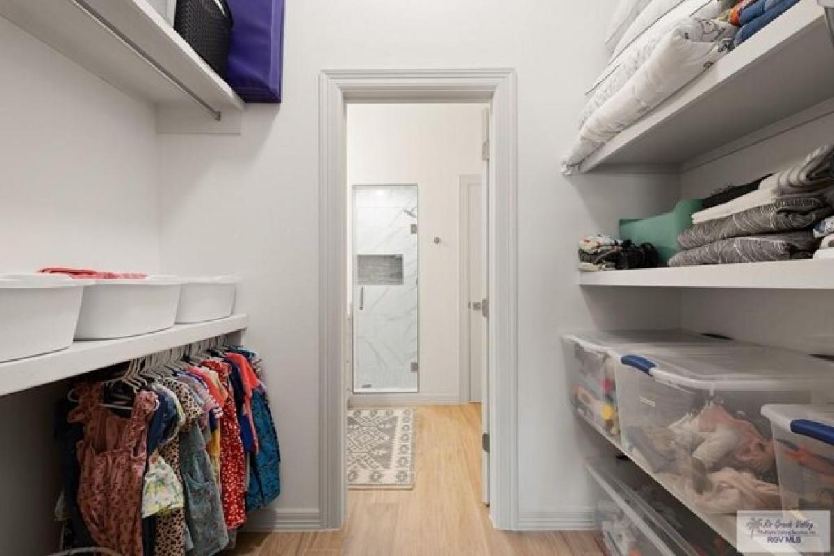 Picture of Home For Sale in Weslaco, Texas, United States