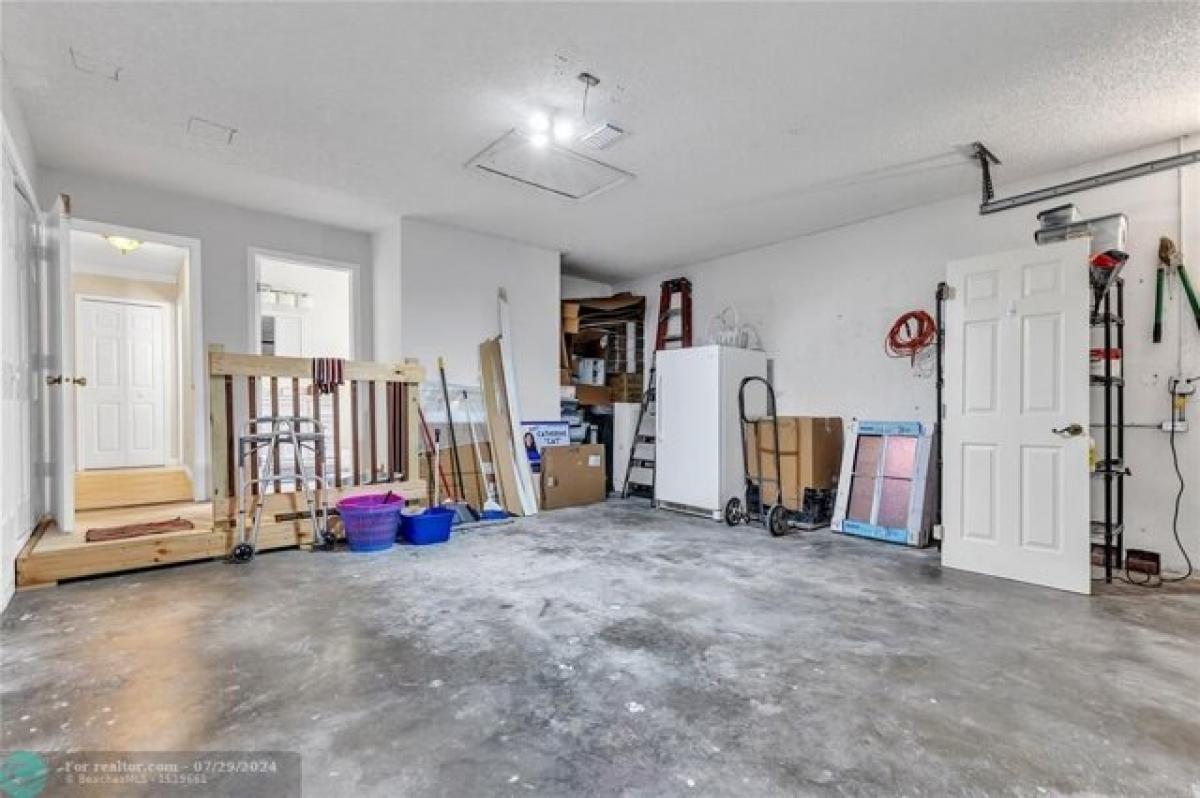 Picture of Home For Sale in Cooper City, Florida, United States