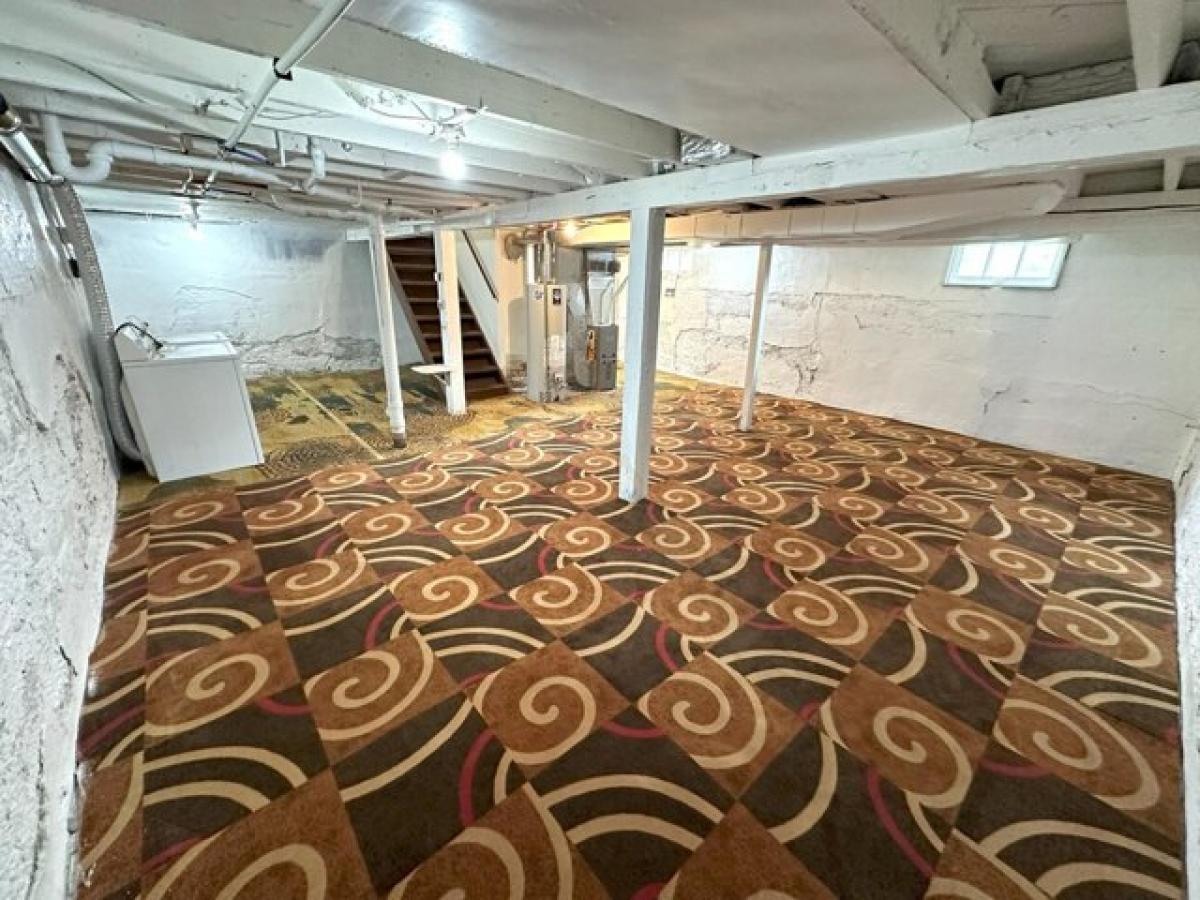 Picture of Home For Sale in Aberdeen, South Dakota, United States