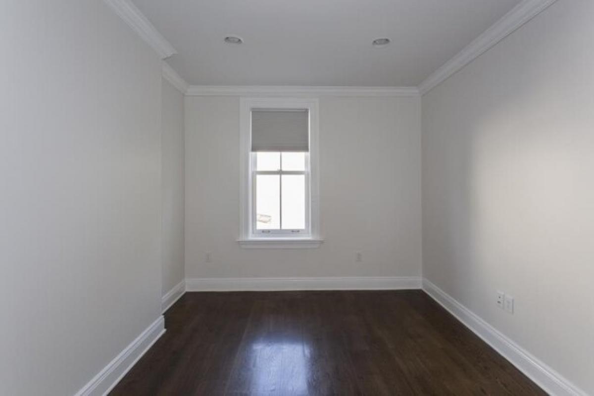 Picture of Home For Sale in Jersey City, New Jersey, United States