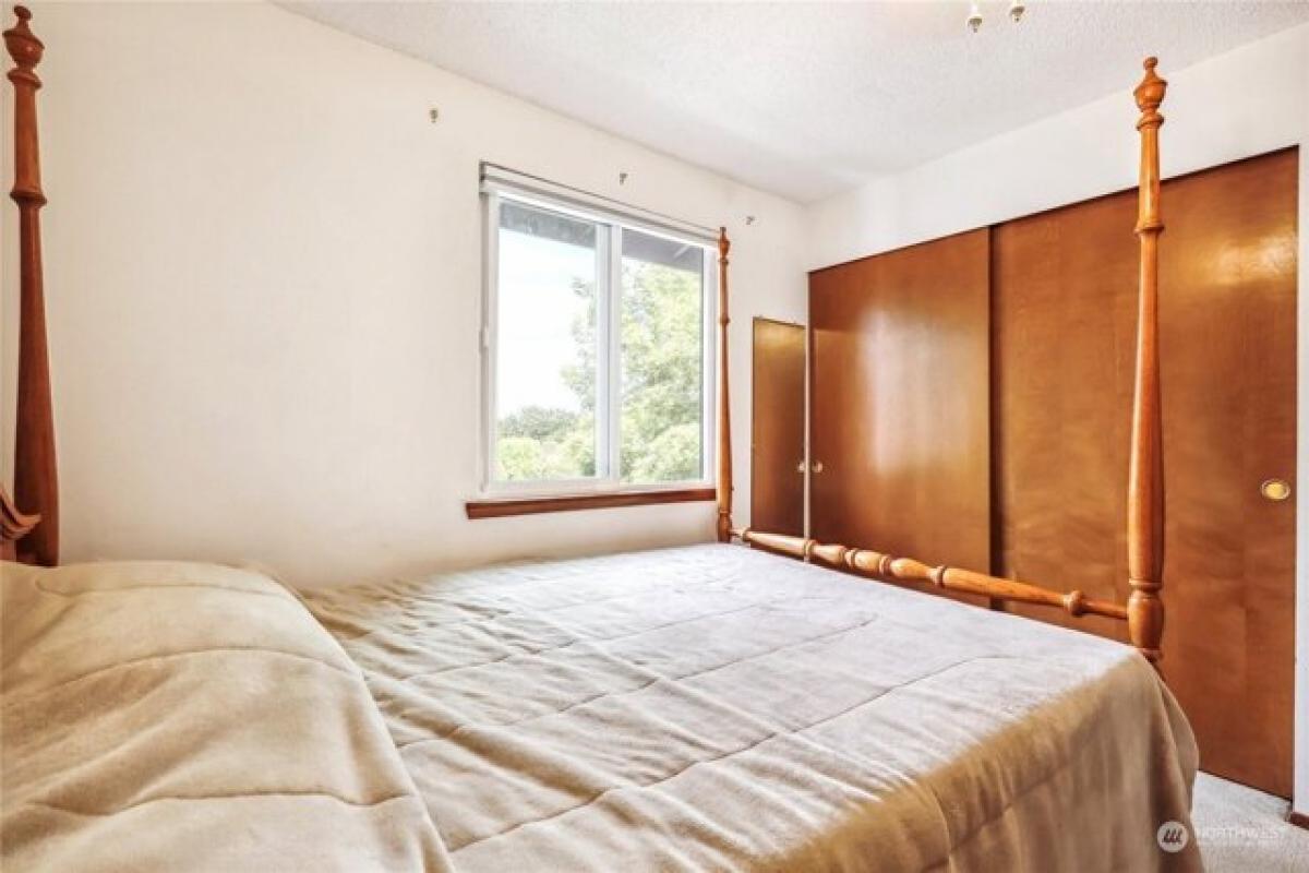 Picture of Home For Sale in Bremerton, Washington, United States