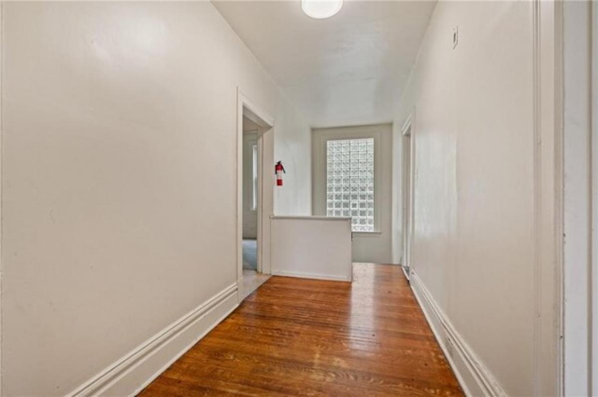 Picture of Home For Sale in Pittsburgh, Pennsylvania, United States