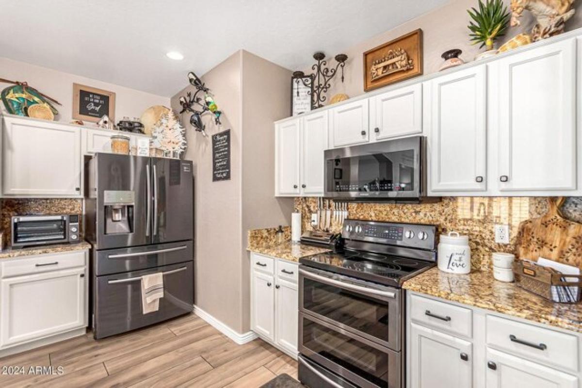 Picture of Home For Sale in Avondale, Arizona, United States