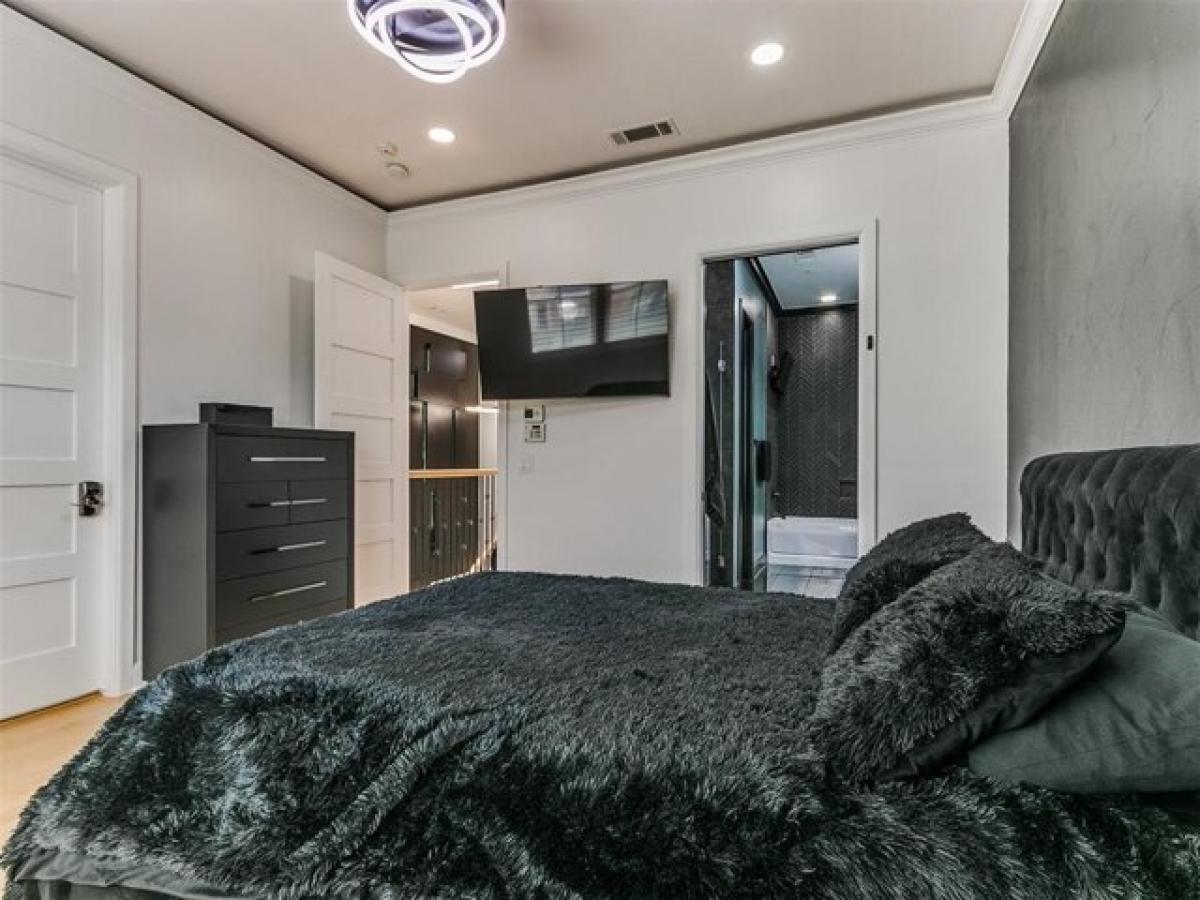 Picture of Home For Sale in Oklahoma City, Oklahoma, United States