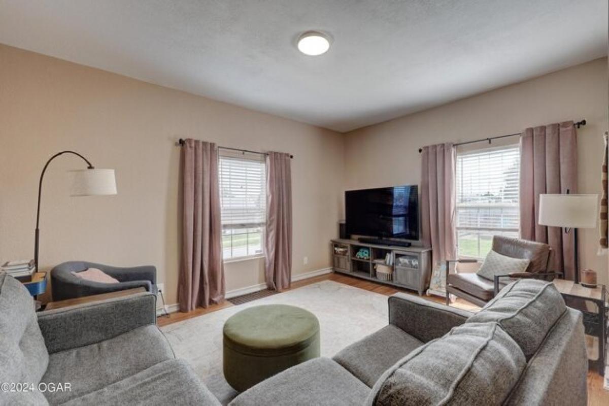 Picture of Home For Sale in Joplin, Missouri, United States