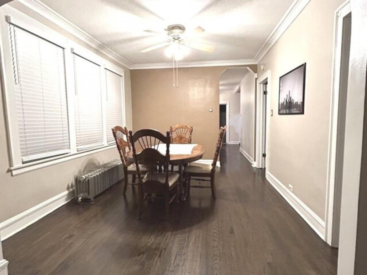 Picture of Home For Sale in Chicago, Illinois, United States