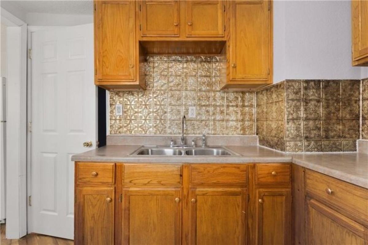 Picture of Home For Sale in Kansas City, Missouri, United States