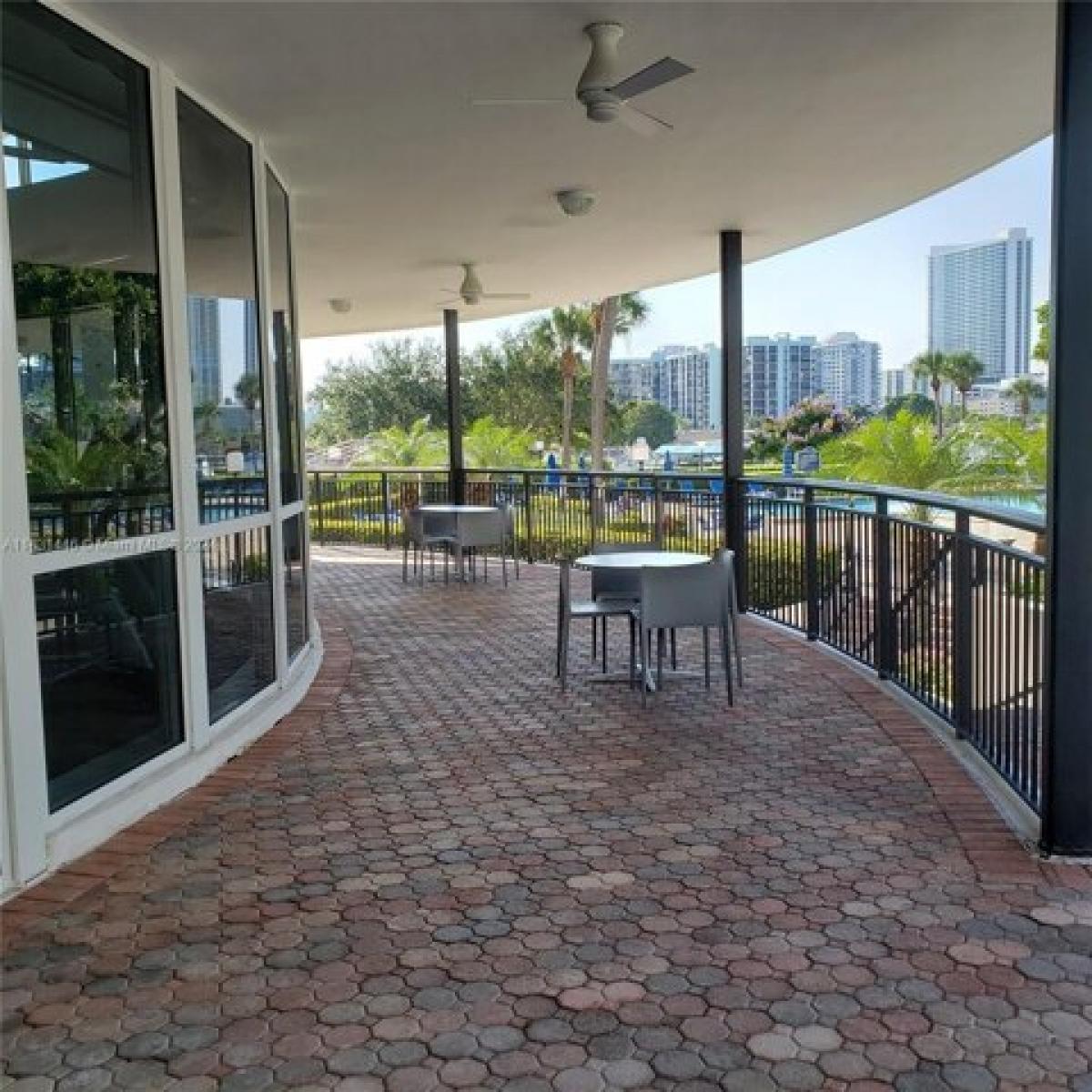 Picture of Home For Sale in Hallandale Beach, Florida, United States