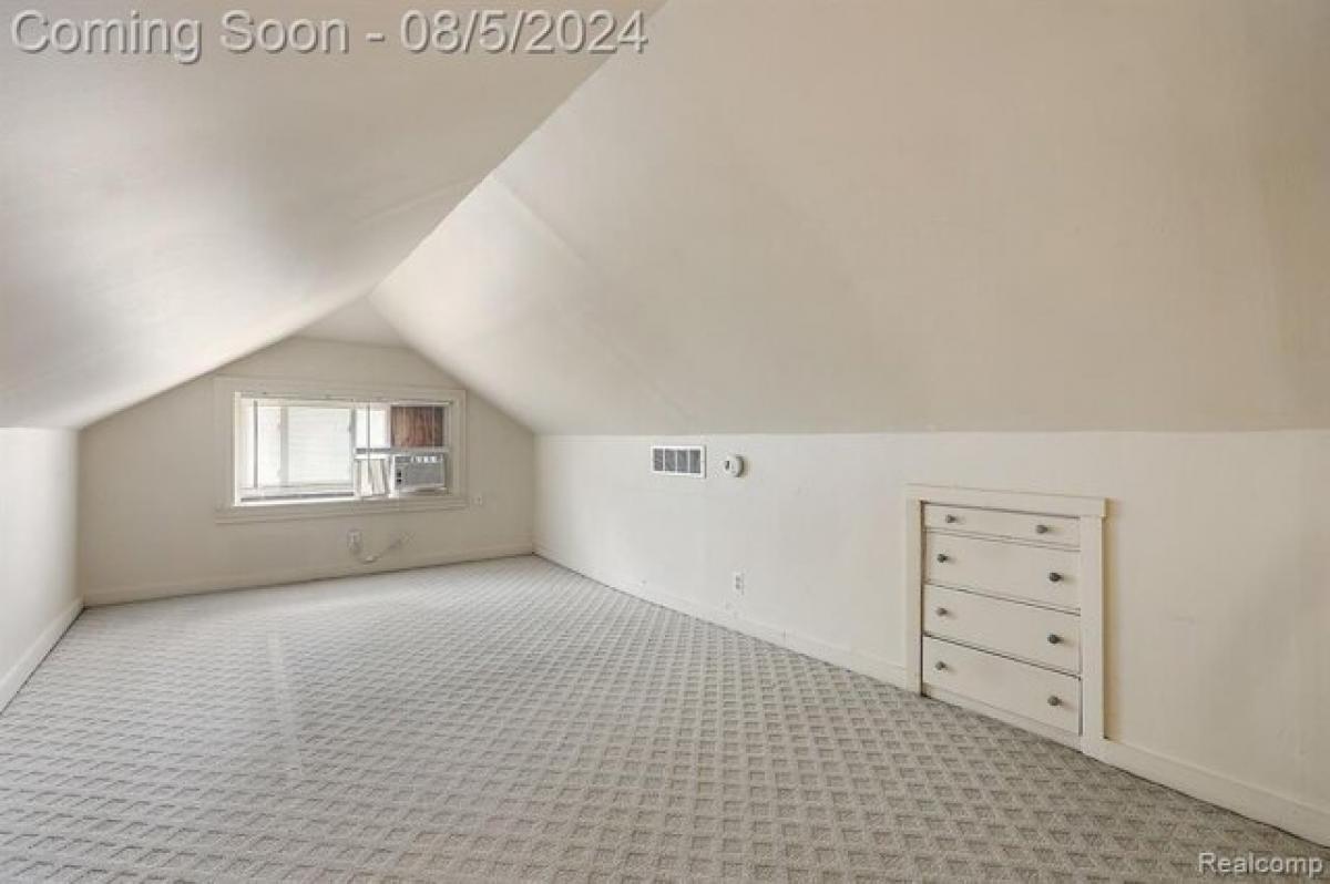 Picture of Home For Sale in Royal Oak, Michigan, United States