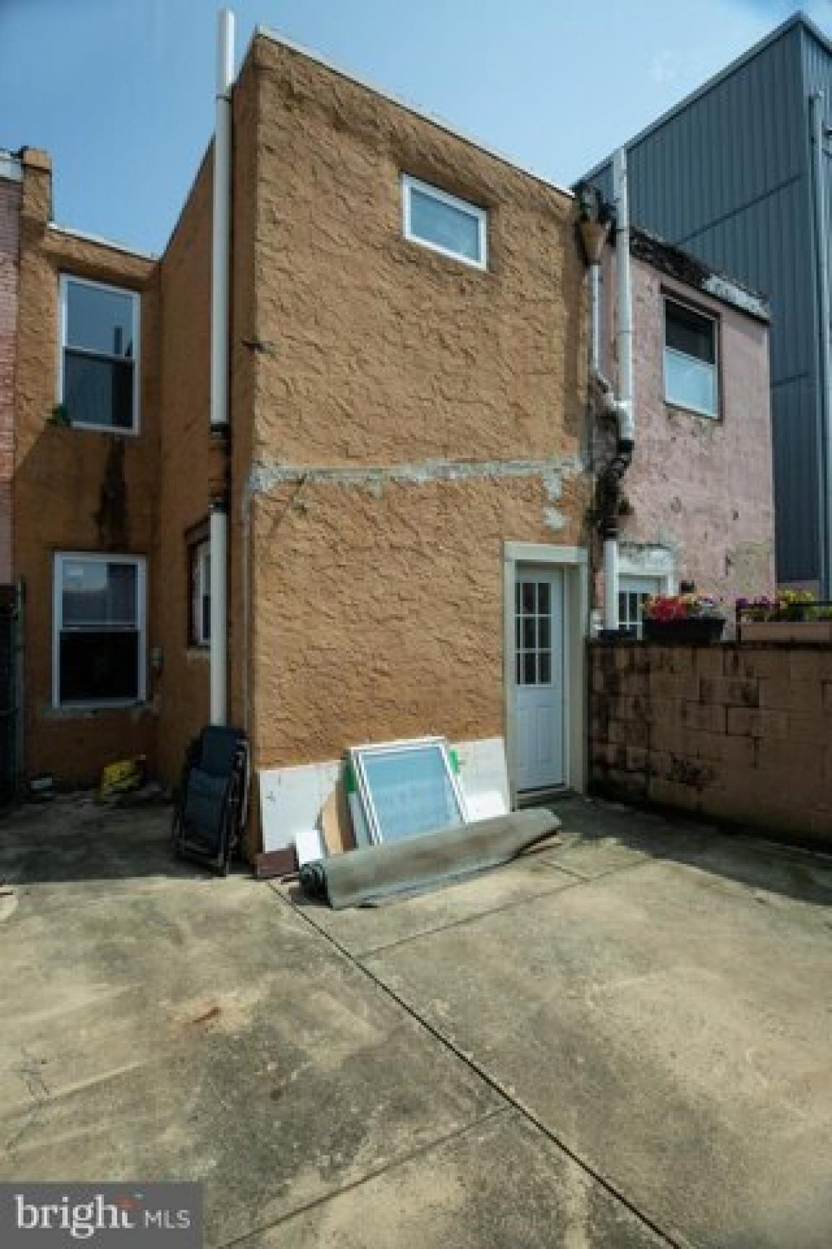 Picture of Home For Sale in Philadelphia, Pennsylvania, United States