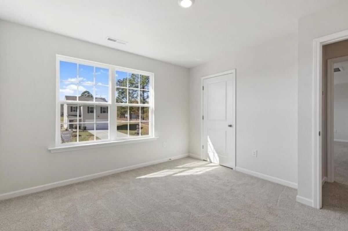 Picture of Home For Sale in Sanford, North Carolina, United States