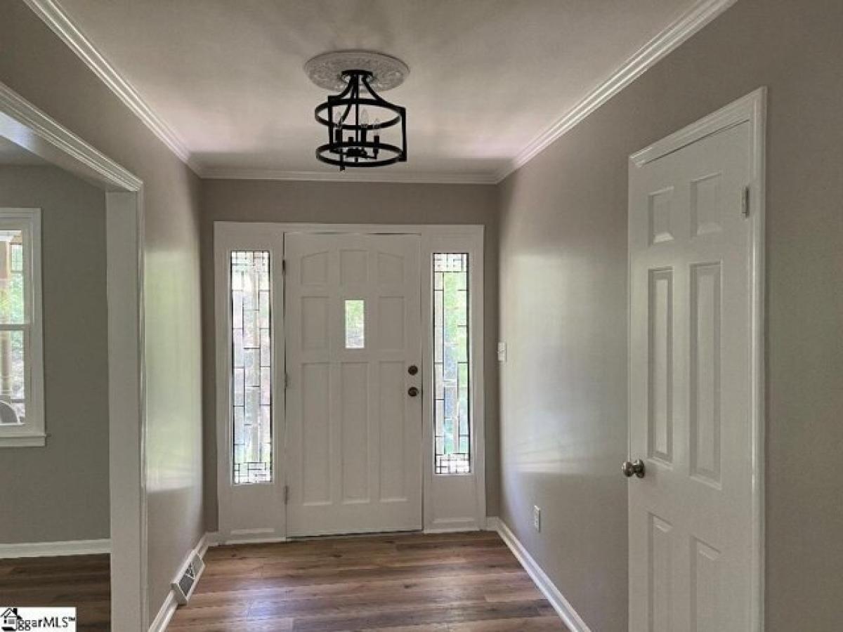 Picture of Home For Sale in Easley, South Carolina, United States