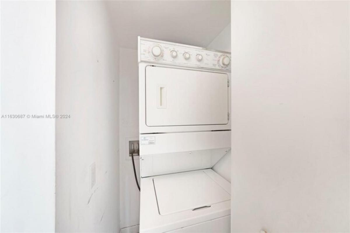 Picture of Home For Sale in Miami, Florida, United States