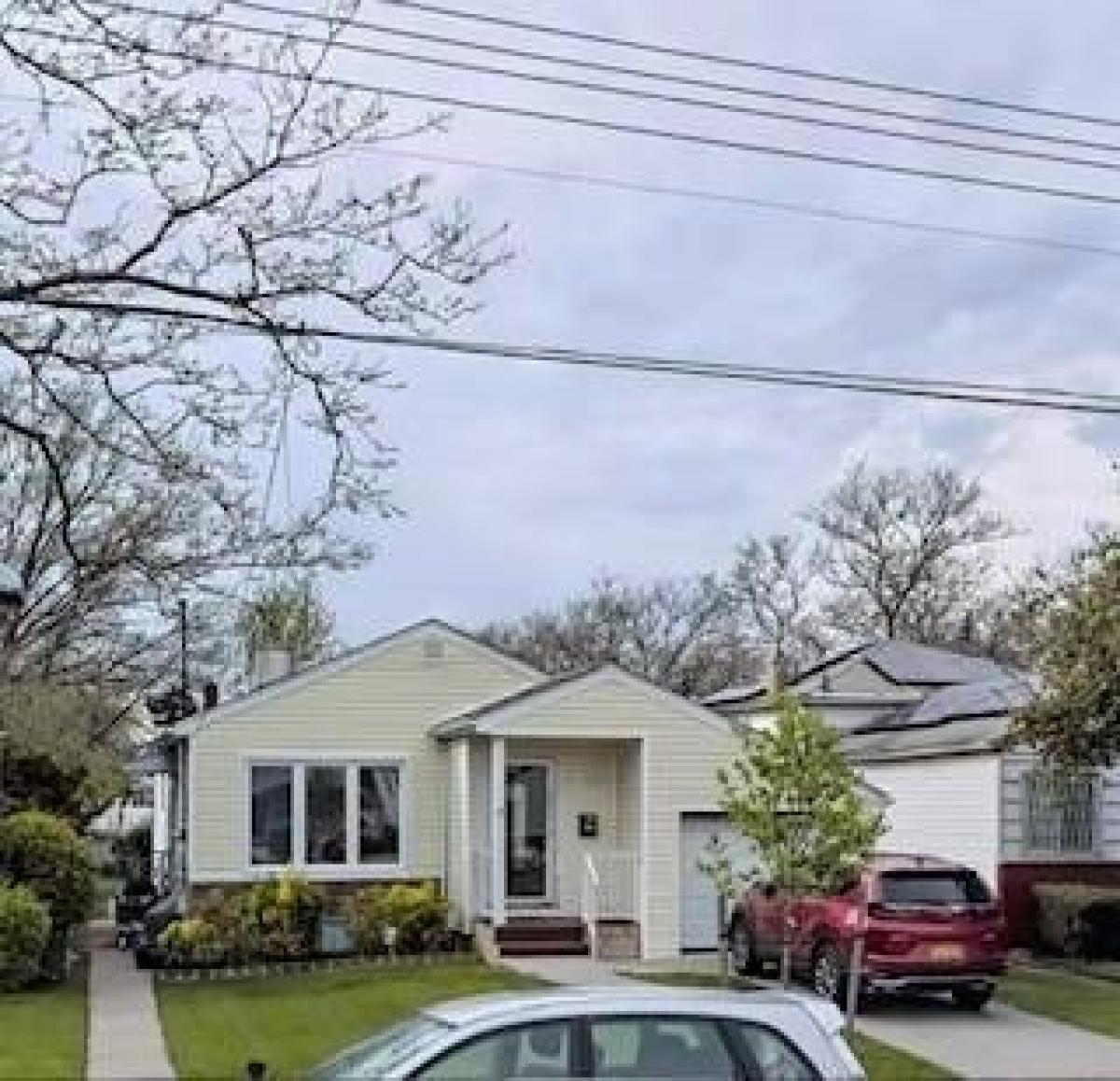 Picture of Home For Sale in Brooklyn, New York, United States