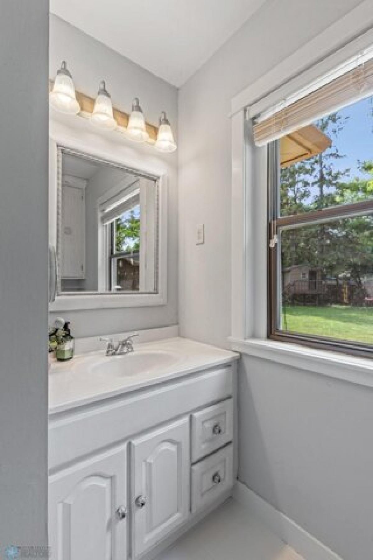 Picture of Home For Sale in Moorhead, Minnesota, United States