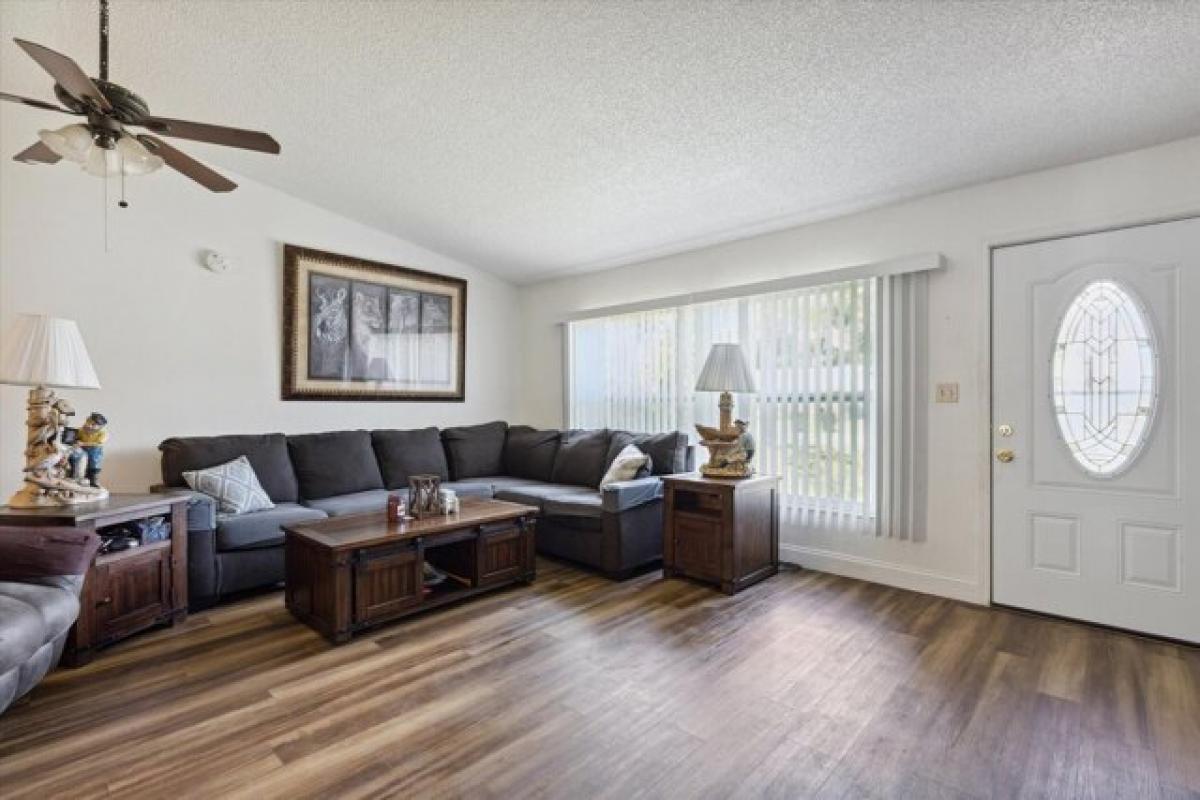 Picture of Home For Sale in Titusville, Florida, United States