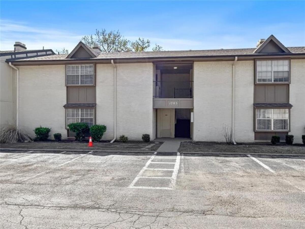 Picture of Home For Sale in Norman, Oklahoma, United States