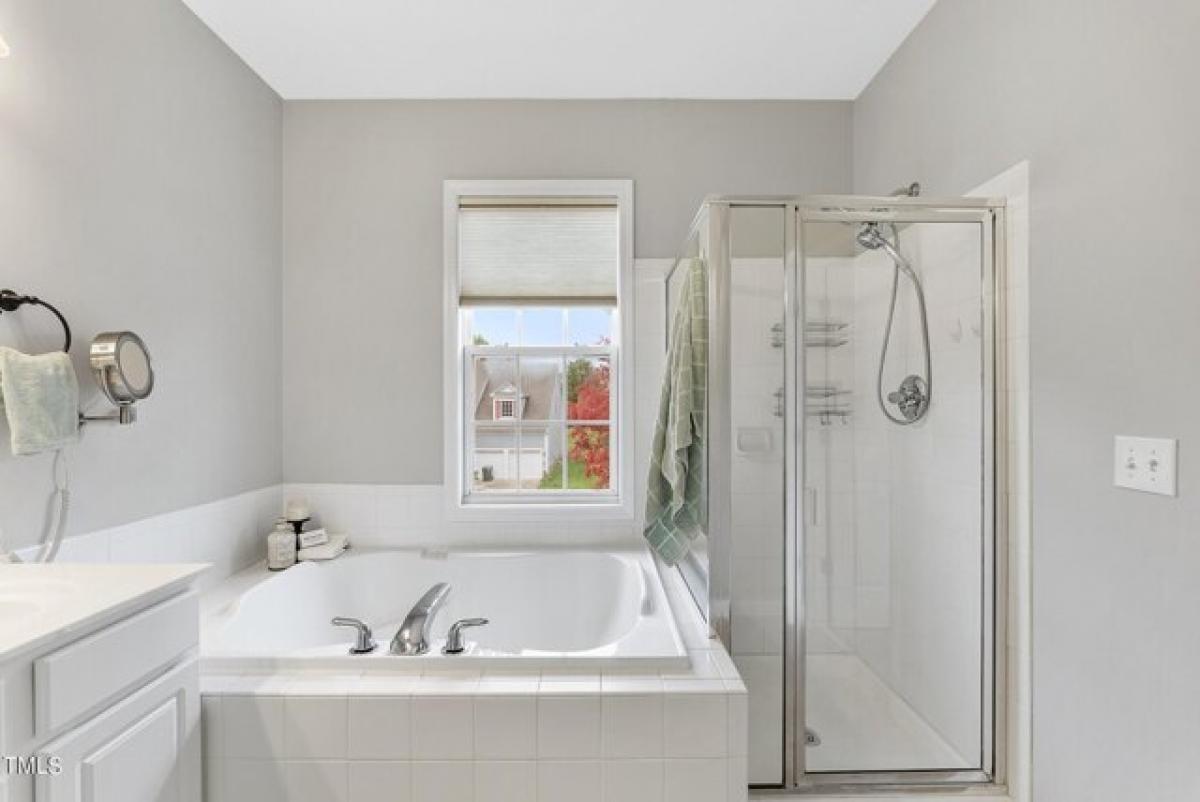 Picture of Home For Sale in Chapel Hill, North Carolina, United States