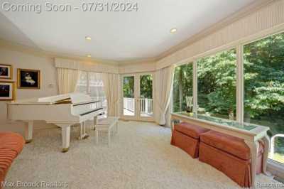 Home For Sale in Troy, Michigan