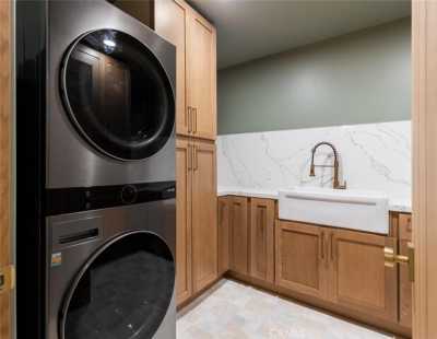 Home For Sale in Encino, California