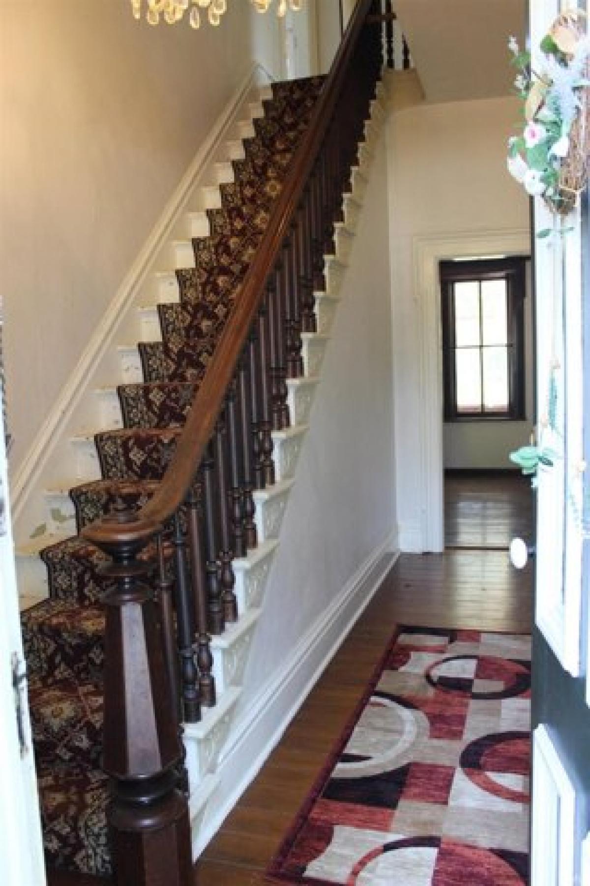 Picture of Home For Sale in South Bend, Indiana, United States