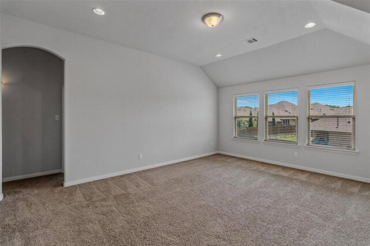 Picture of Home For Sale in Carrollton, Texas, United States