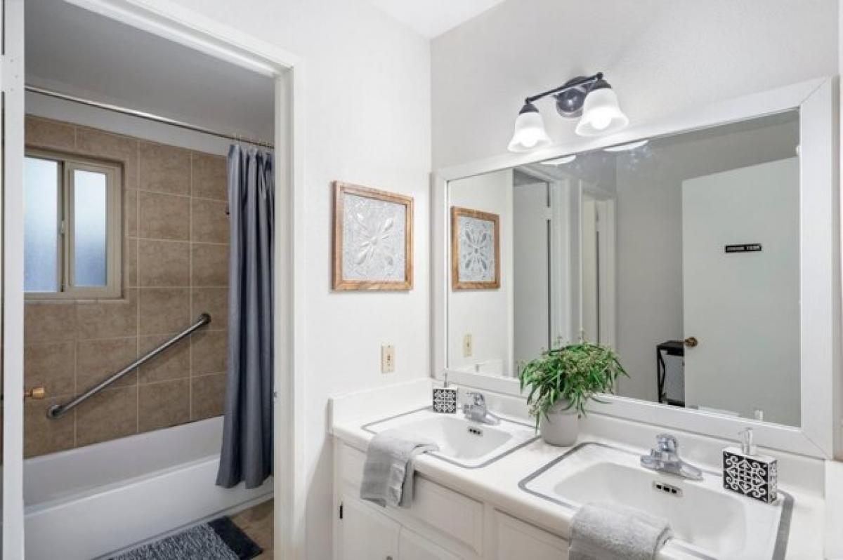 Picture of Home For Sale in Sacramento, California, United States