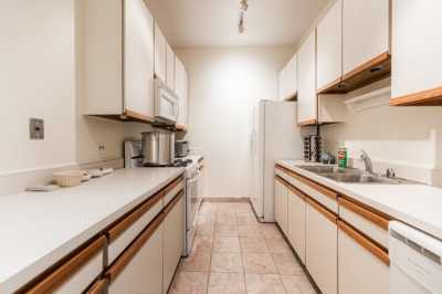 Home For Rent in Chicago, Illinois