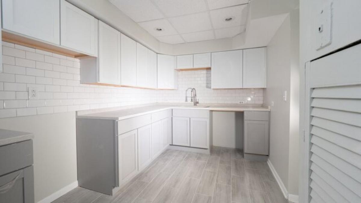 Picture of Home For Sale in Chicago, Illinois, United States