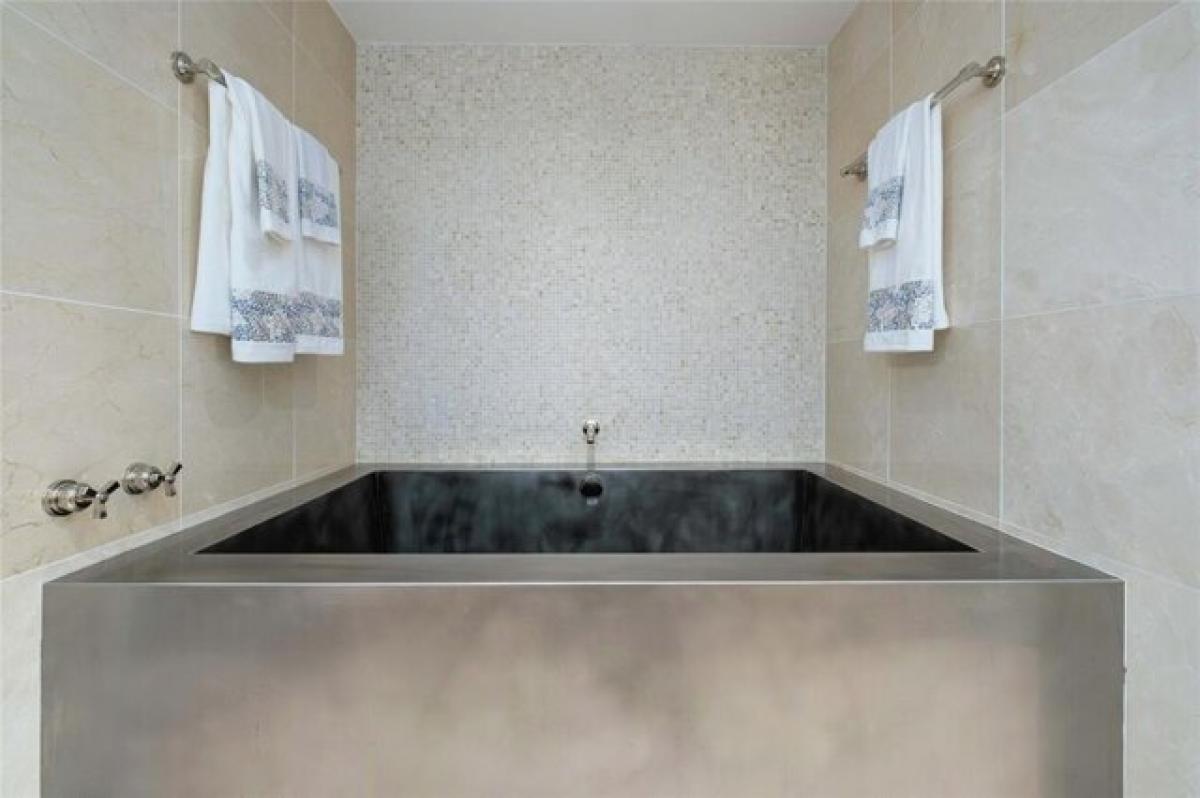 Picture of Home For Sale in Austin, Texas, United States