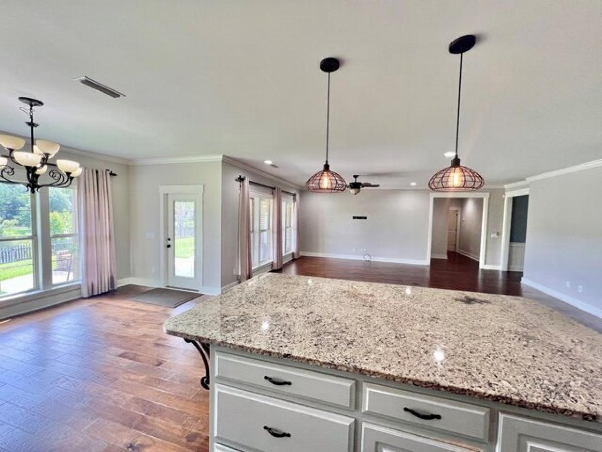 Picture of Home For Sale in Dothan, Alabama, United States