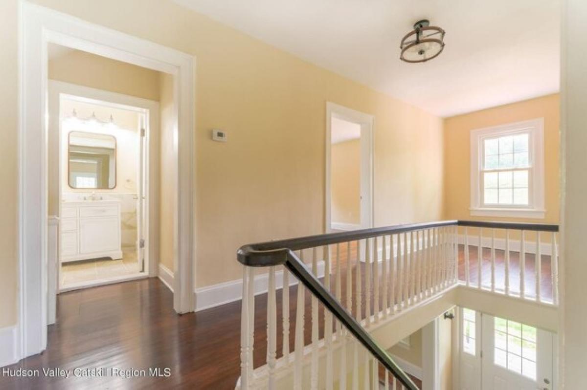 Picture of Home For Sale in Staatsburg, New York, United States