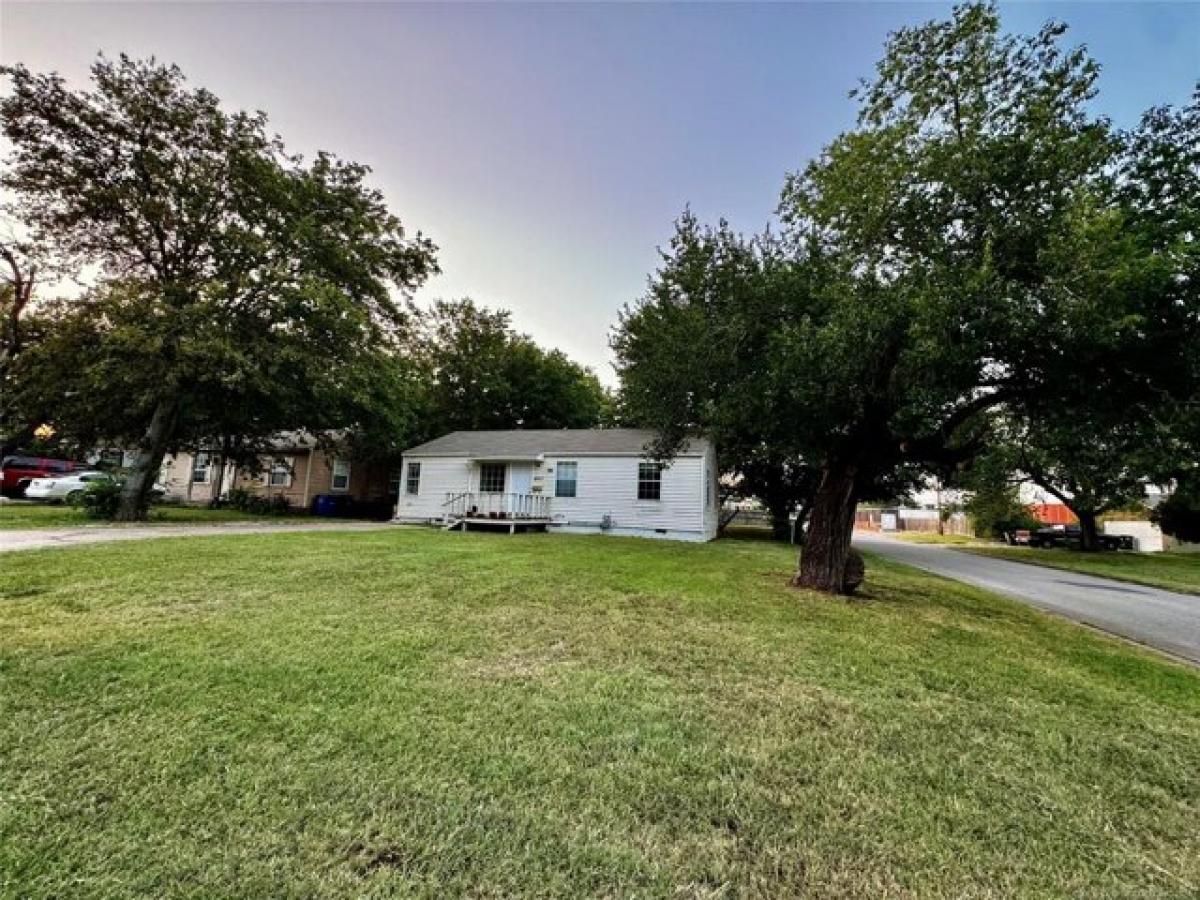 Picture of Home For Sale in Tulsa, Oklahoma, United States