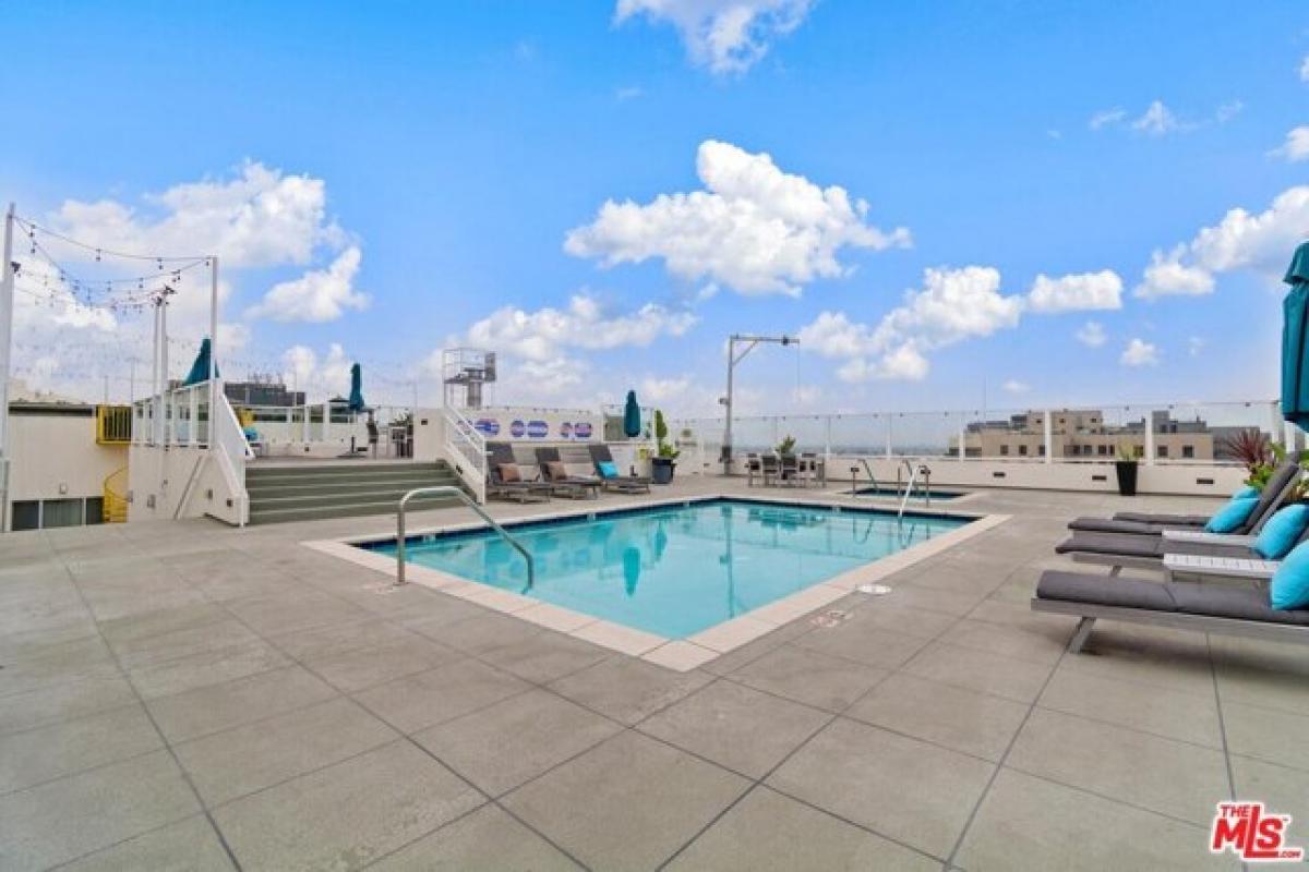 Picture of Home For Sale in Los Angeles, California, United States