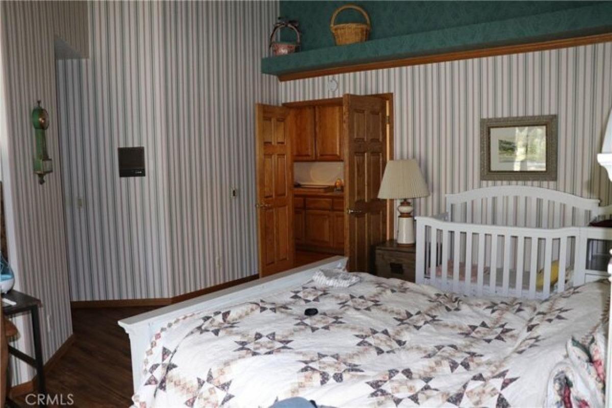 Picture of Home For Sale in Big Bear City, California, United States