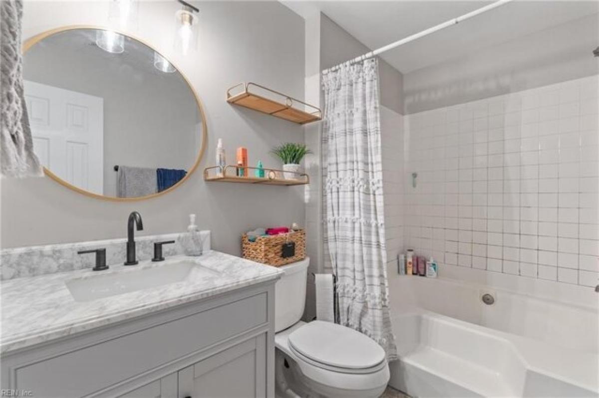 Picture of Home For Sale in Virginia Beach, Virginia, United States