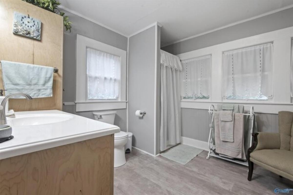 Picture of Home For Sale in Albertville, Alabama, United States