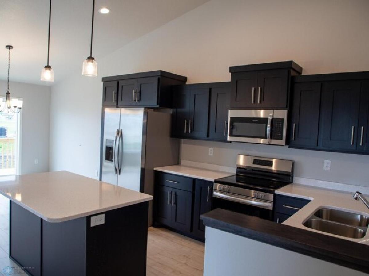 Picture of Home For Sale in Moorhead, Minnesota, United States