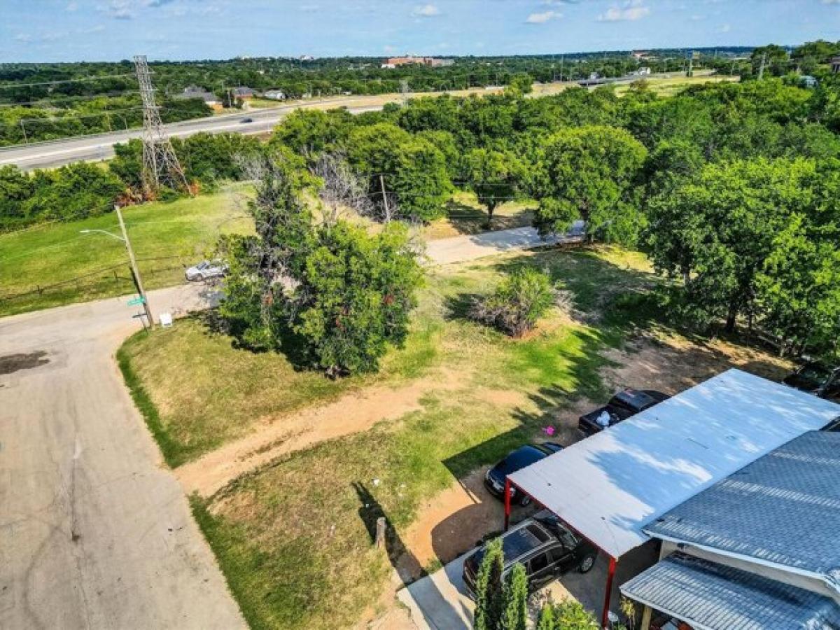 Picture of Residential Land For Sale in Fort Worth, Texas, United States