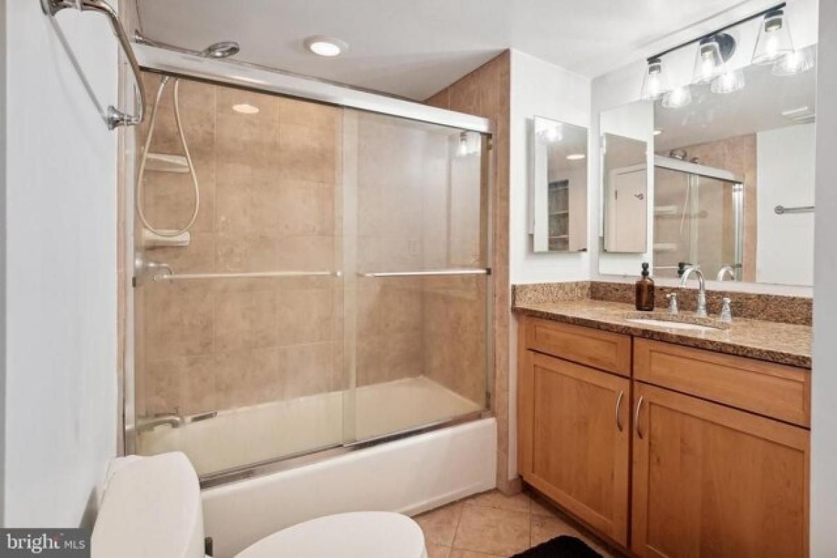 Picture of Home For Sale in Falls Church, Virginia, United States