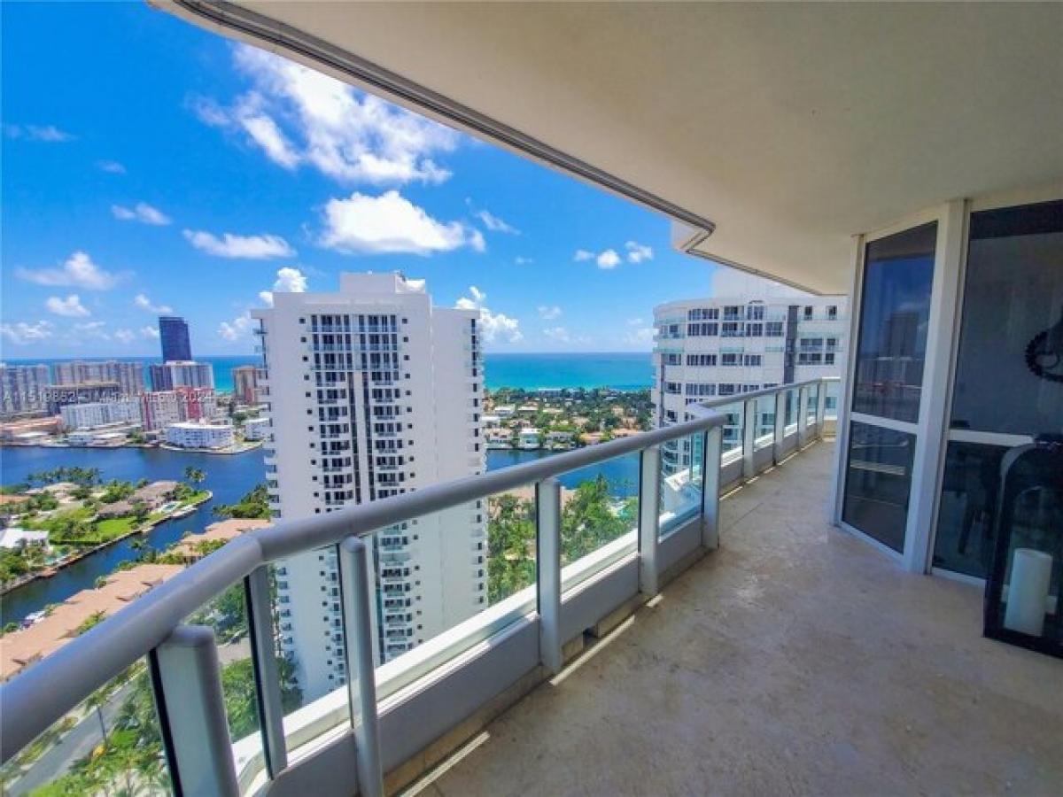 Picture of Home For Sale in Aventura, Florida, United States