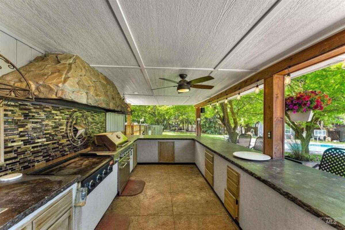 Picture of Home For Sale in Eagle, Idaho, United States