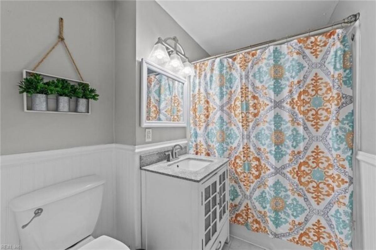 Picture of Home For Sale in Hampton, Virginia, United States