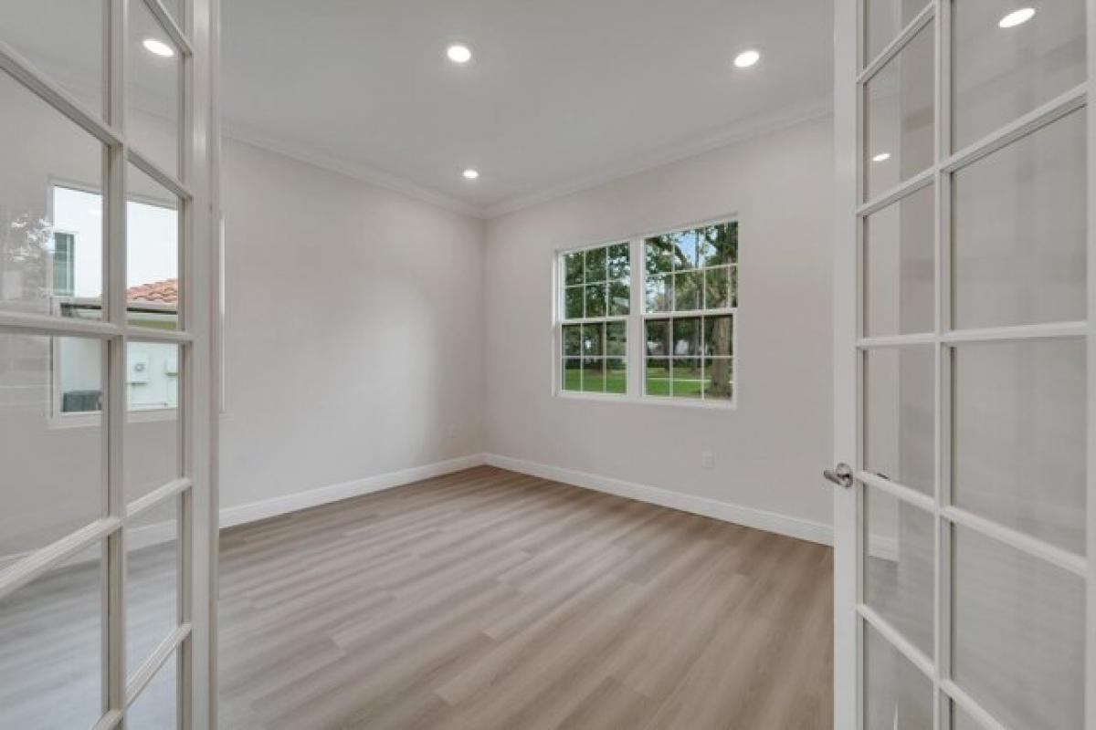 Picture of Home For Sale in Zephyrhills, Florida, United States