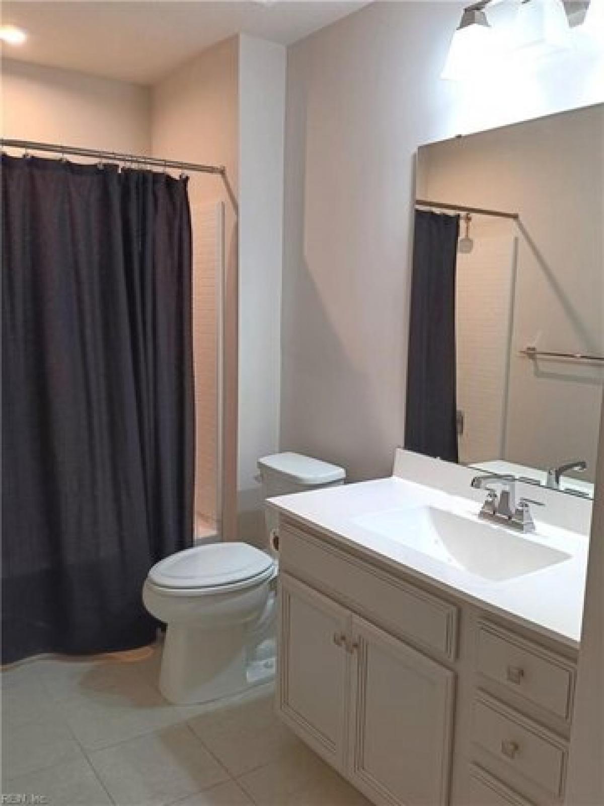 Picture of Home For Sale in Chesapeake, Virginia, United States