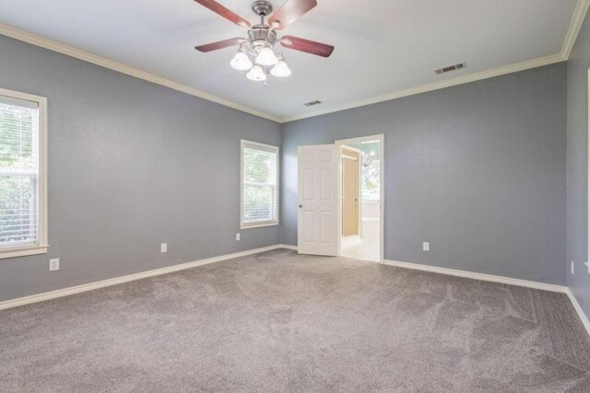 Picture of Home For Sale in Sherman, Texas, United States